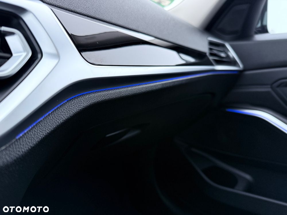 BMW Seria 3 320d Edition M Sport Shadow - 22