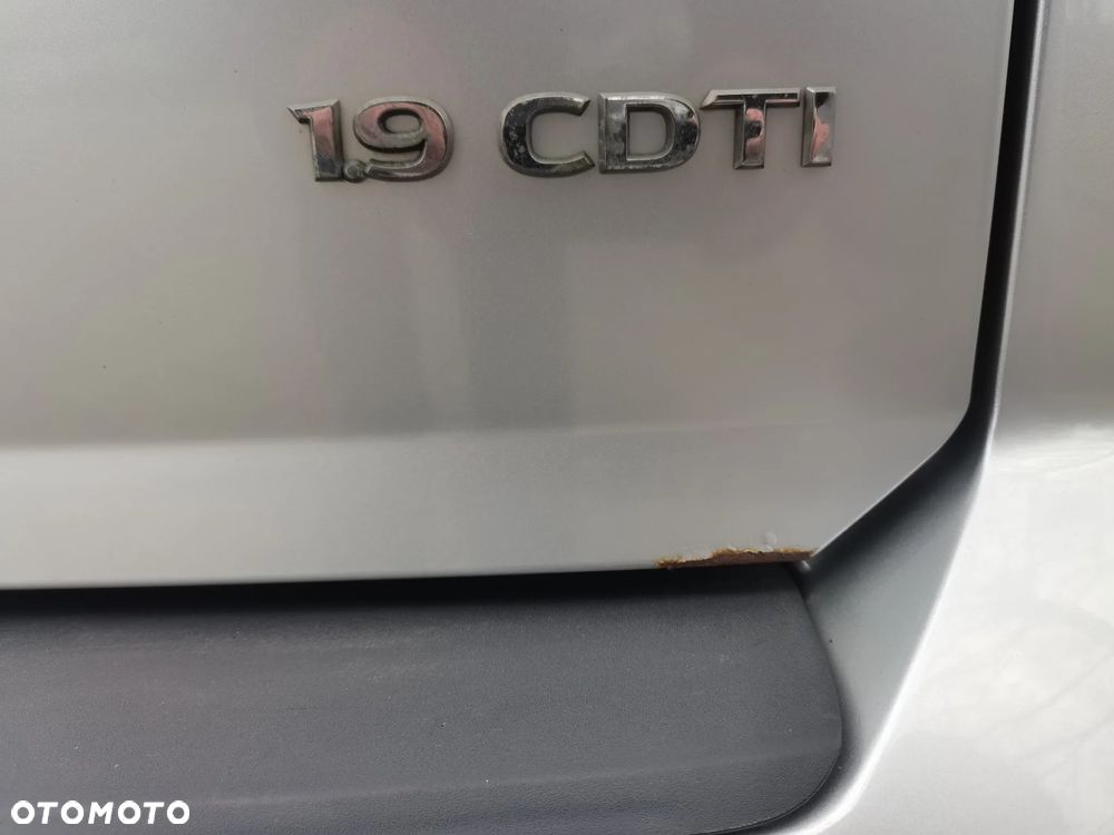 Opel Vectra 1.9 CDTI Essentia - 13