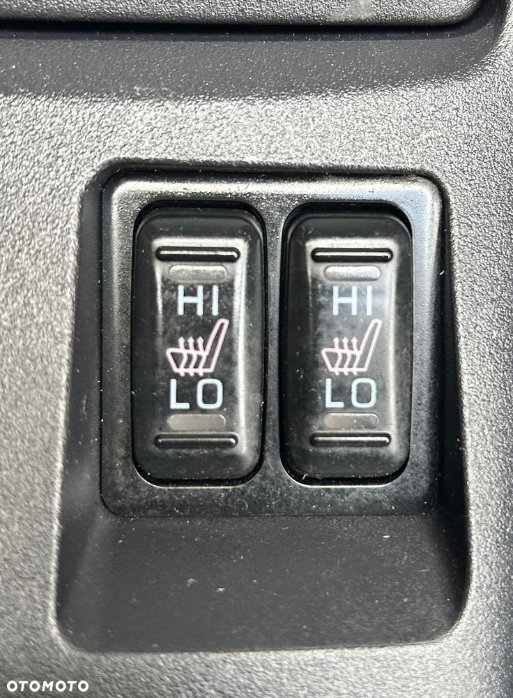 Mitsubishi Lancer 1.6 Invite - 27