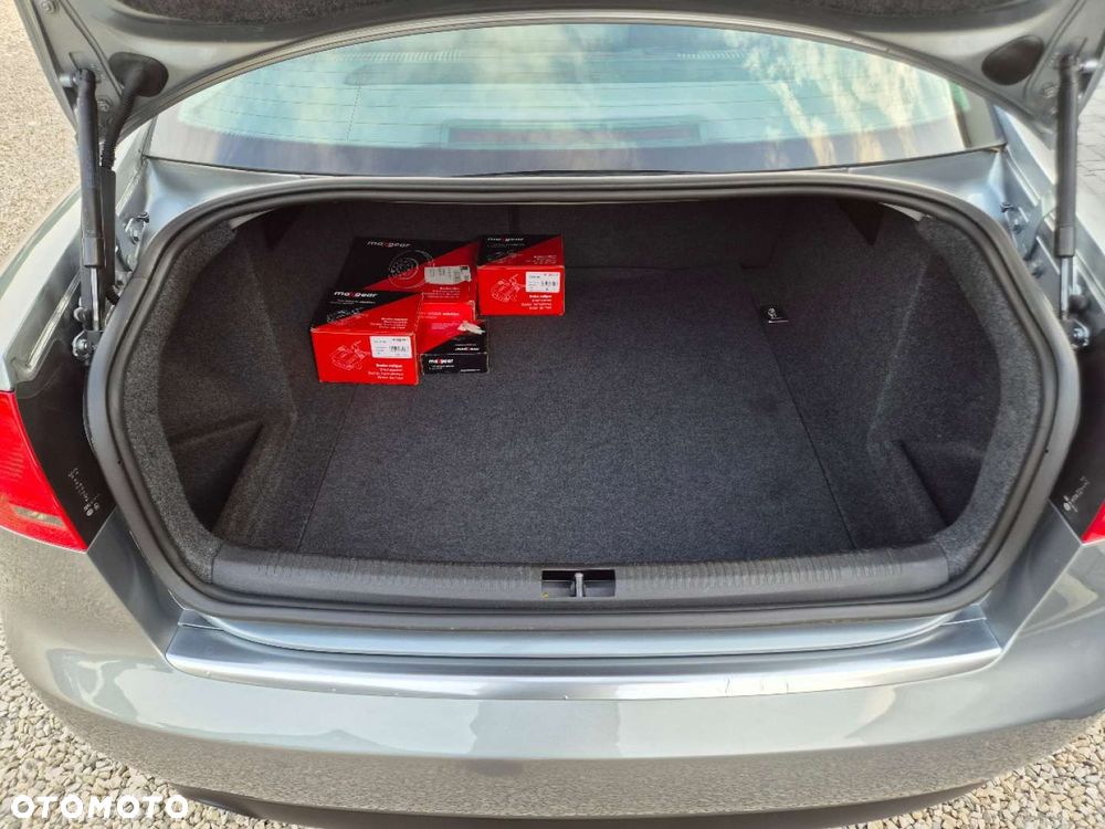 Audi A4 Limousine - 18
