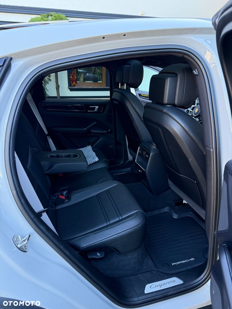 Porsche Cayenne Coupe Platinum Edition - 9