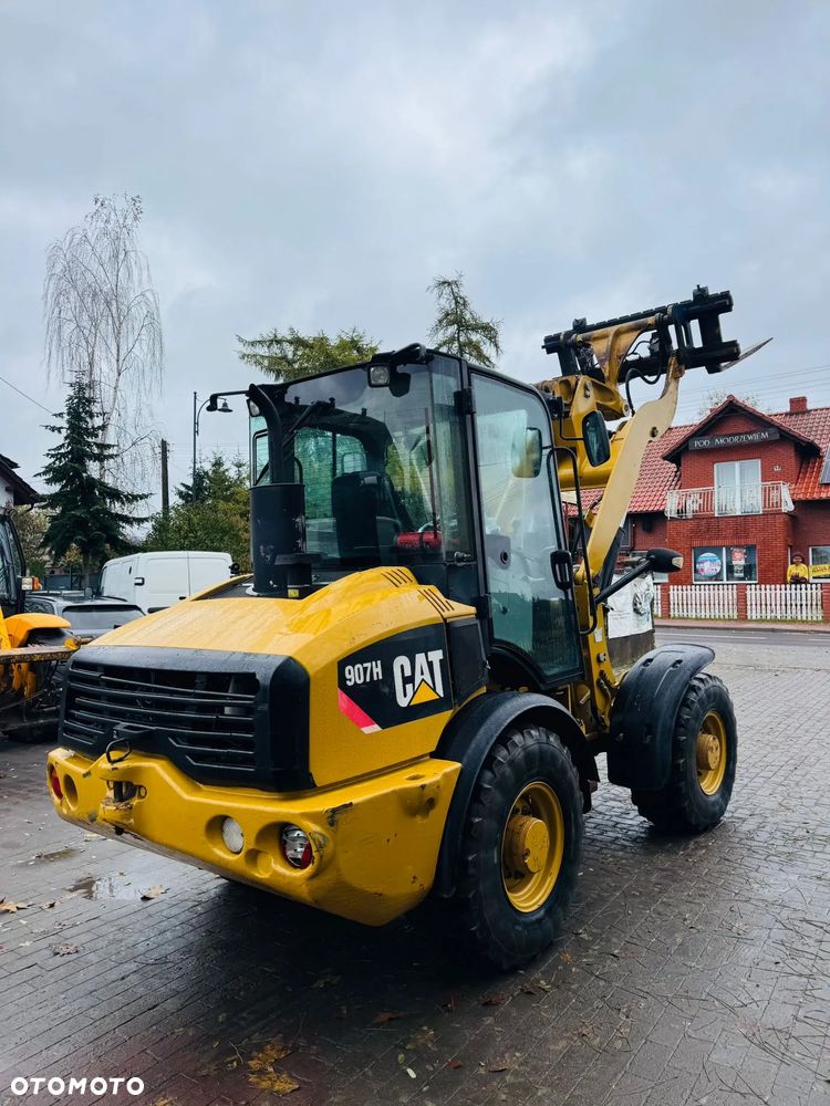 Caterpillar 907H - 13