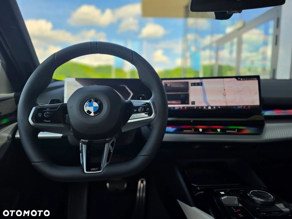 BMW Seria 5 520d xDrive mHEV - 24