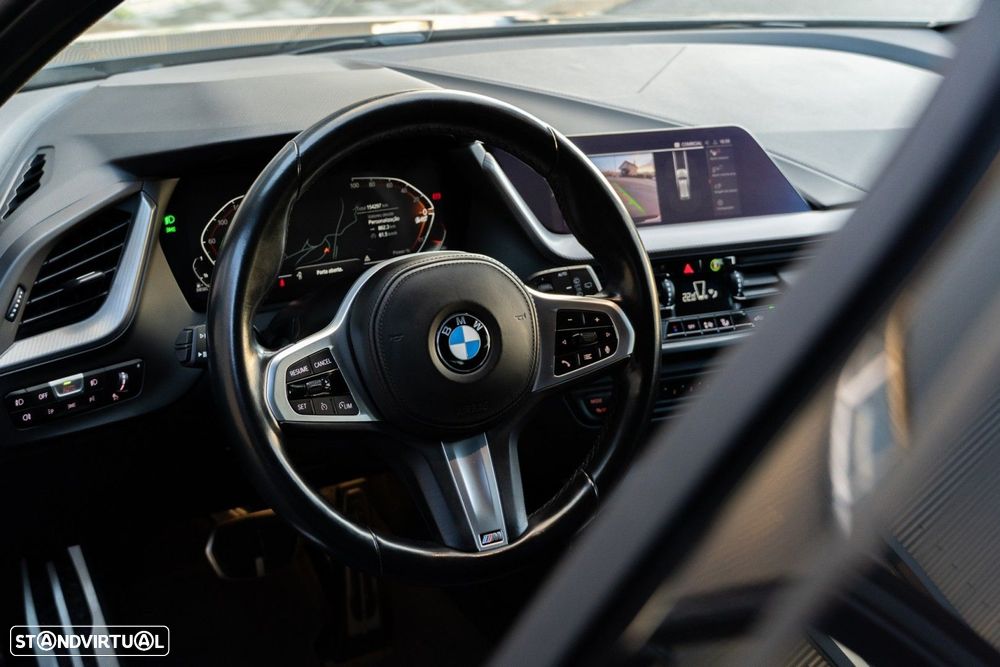 BMW 116 d Pack 50 anos M Auto - 10