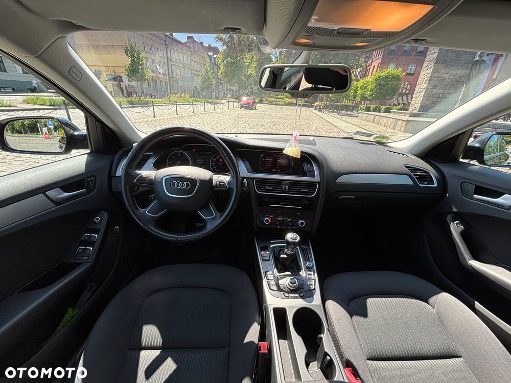 Audi A4 Limousine - 10