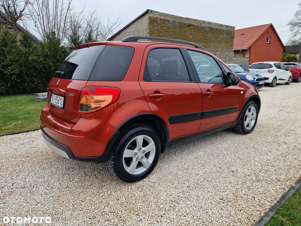Suzuki SX4 1.6 VVT Streetline 4x2 Club - 16