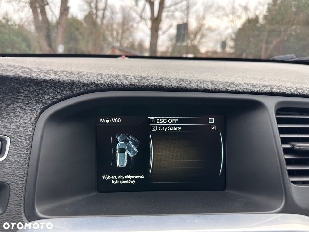 Volvo V60 D3 Momentum - 32