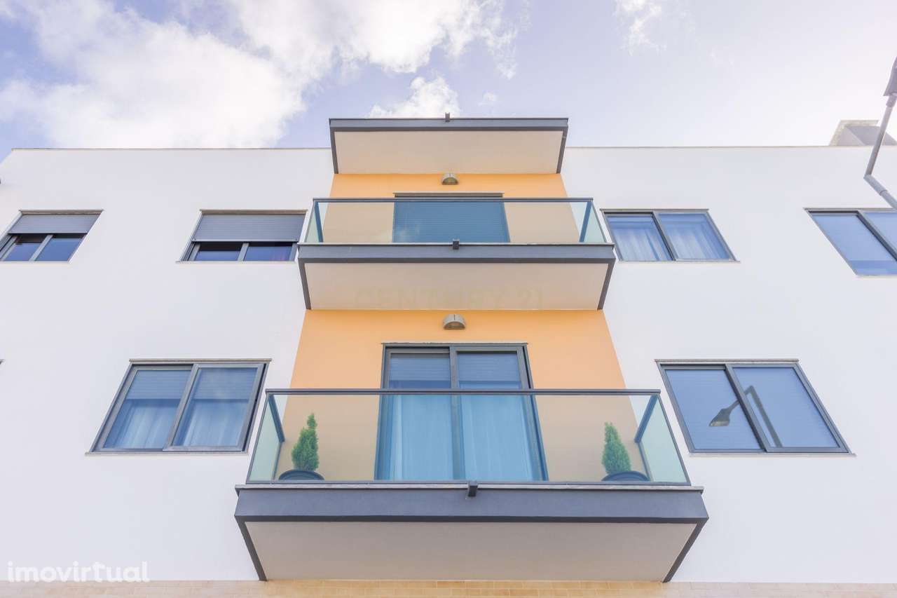 Apartamento T3 com Suíte, Arrecadação e Parqueamento – em Fernão Ferro - Grande imagem: 2/27