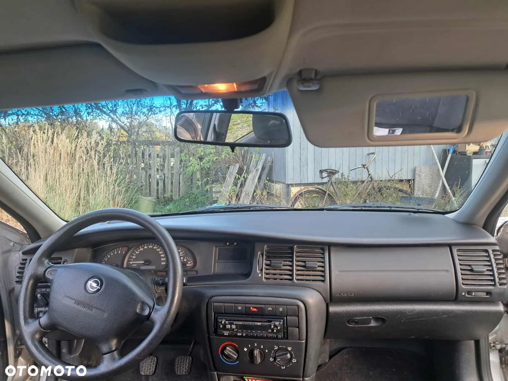 Opel Vectra 1.6 Comfort - 9