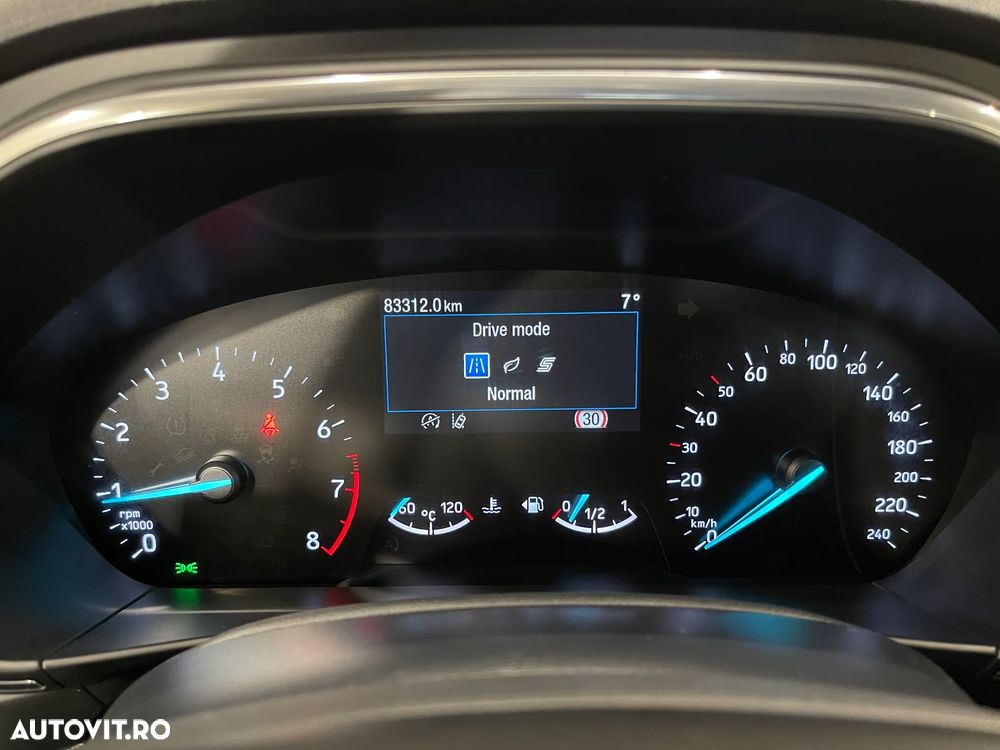 Ford Focus 1.0 EcoBoost MHEV Titanium - 24