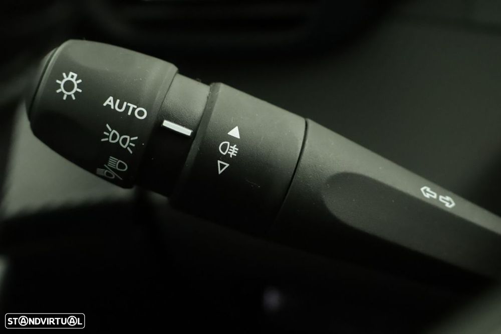 Peugeot 2008 1.2 PureTech Allure - 16