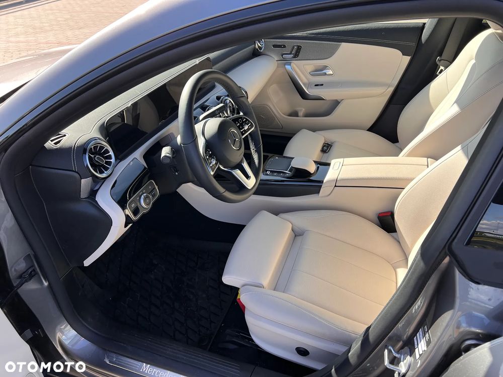 Mercedes-Benz CLA 220 d Progressive 8G-DCT - 13