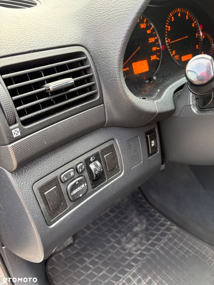 Toyota Avensis 2.0 VVT-i Executive - 8