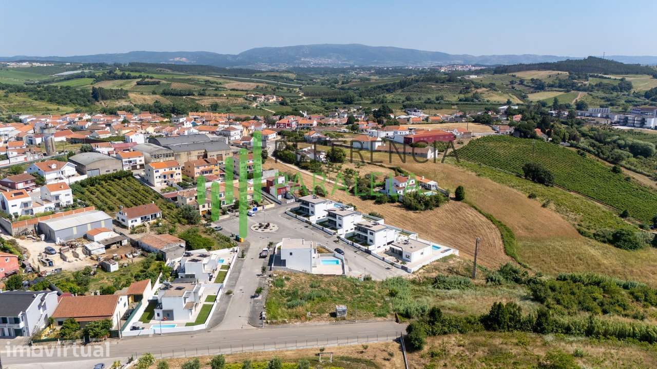 Moradia T4 de Quatro Frentes com Piscina | Vermelha, Cadaval – Dist... - Grande imagem: 5/40
