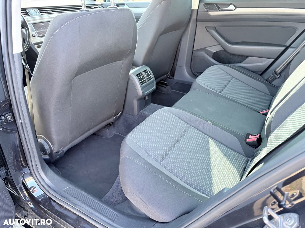 Volkswagen Passat - 9