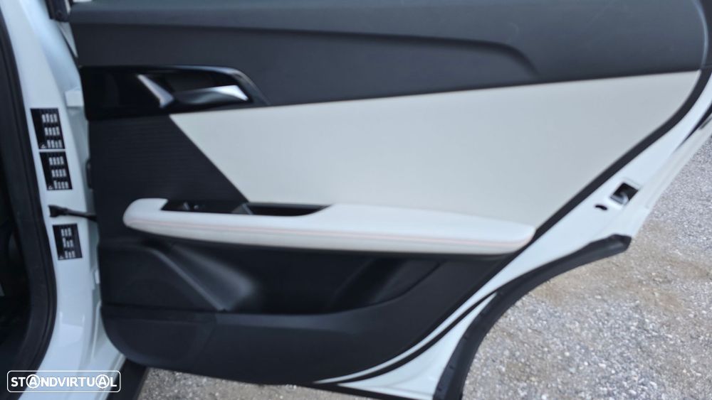 MG MG4 64 kWh Luxury - 57