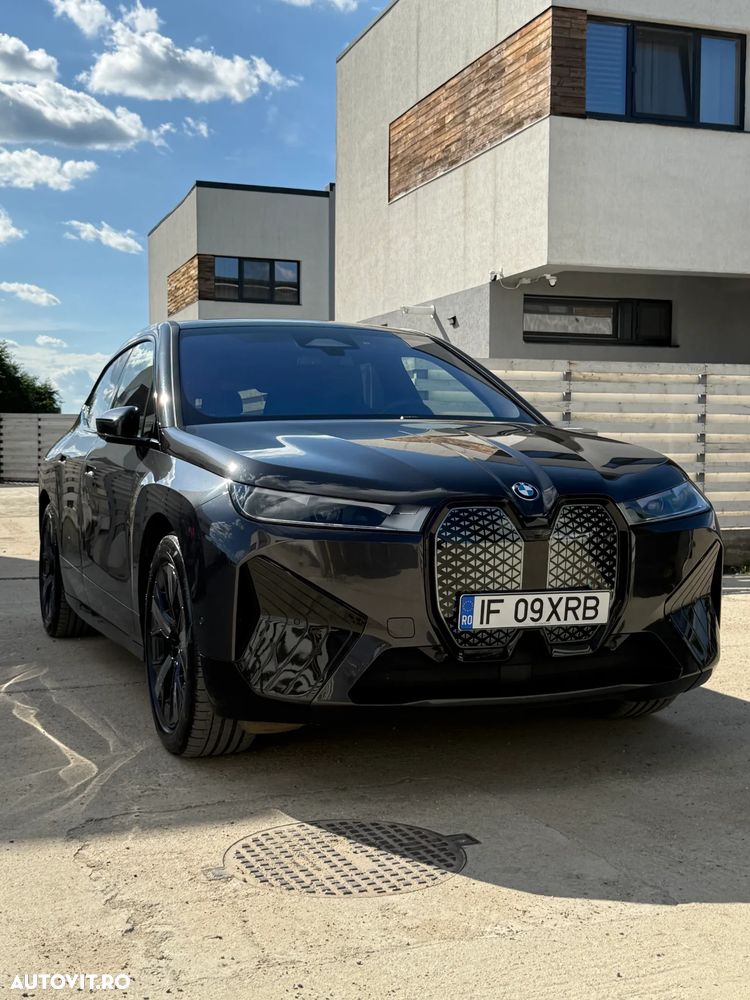 BMW iX xDrive40 - 1