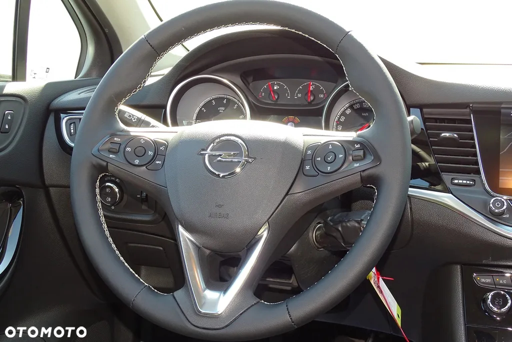 Opel Astra 1.4 Turbo Sports Tourer Innovation - 26