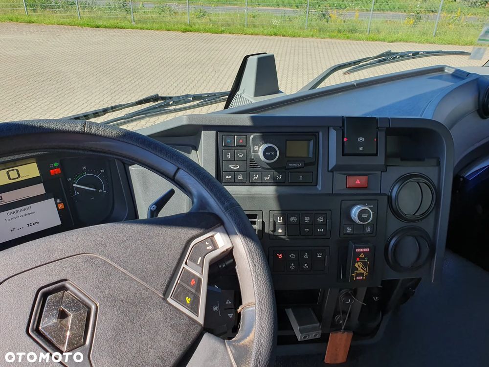 Renault - 13