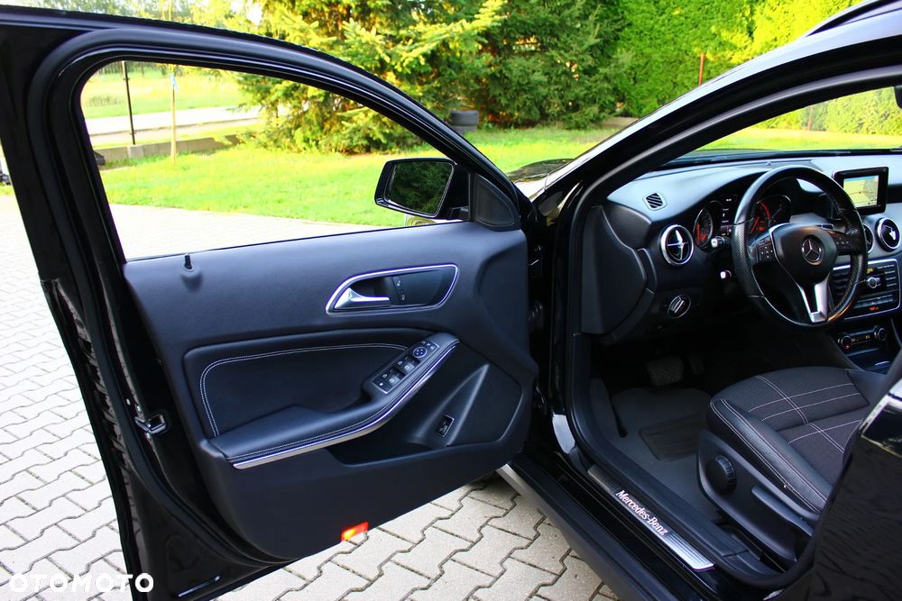 Mercedes-Benz GLA 200 (CDI) d 7G-DCT AMG Line - 32