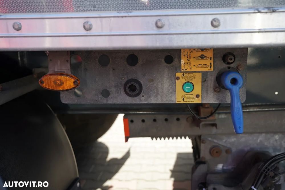 Fruehauf ONTAINER / DHOLLANDIA LIFT / 2x AXE RIDICATIVE / PODEA RESISTENTĂ / SAF / OBLOANĂ RULANTĂ - 17