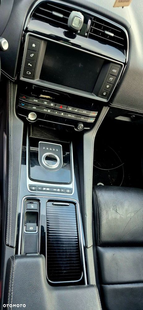 Jaguar F-Pace 30d AWD R-Sport - 19