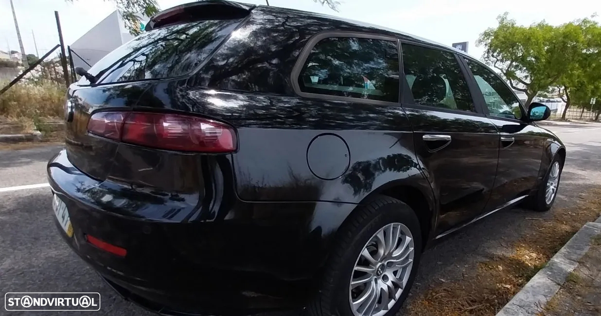 Alfa Romeo 159 Sportwagon 1.9 JTDm 8V Executiva - 16