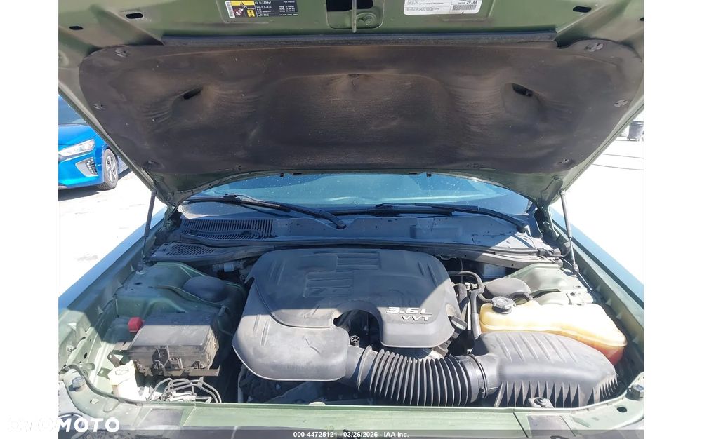 Dodge Challenger - 11