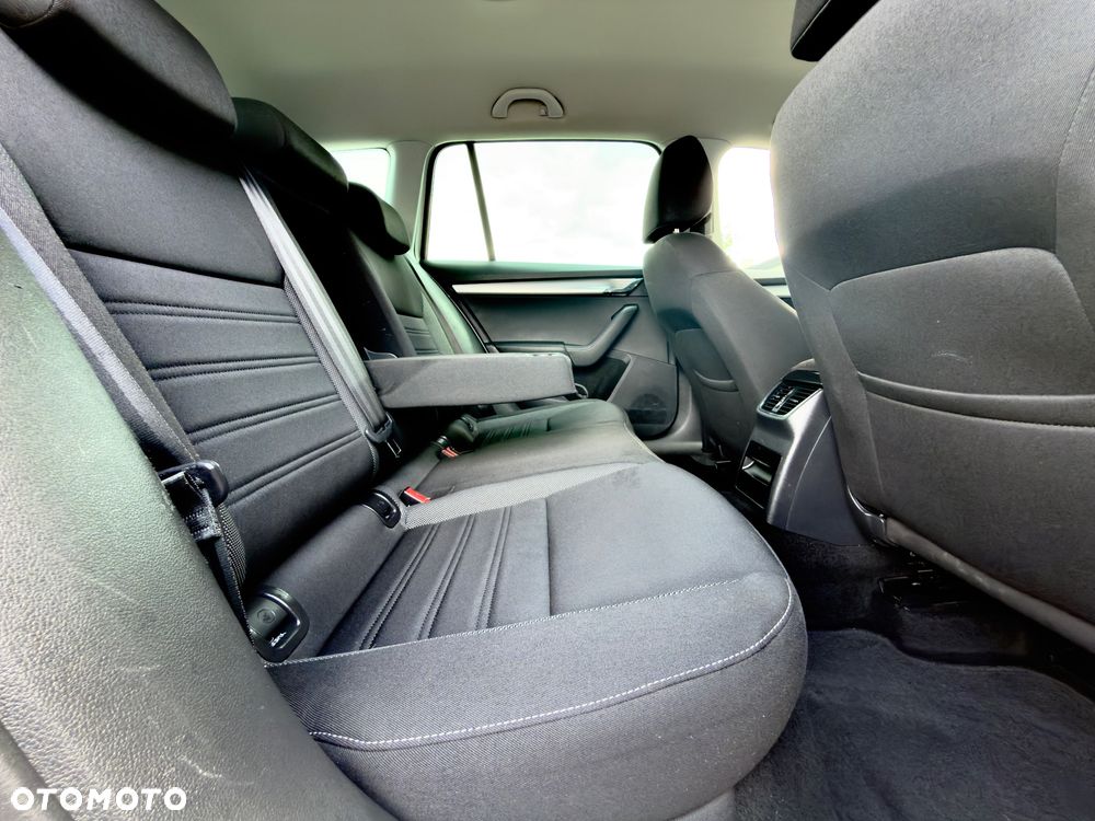Skoda Octavia 2.0 TSI 4x4 DSG Style - 23