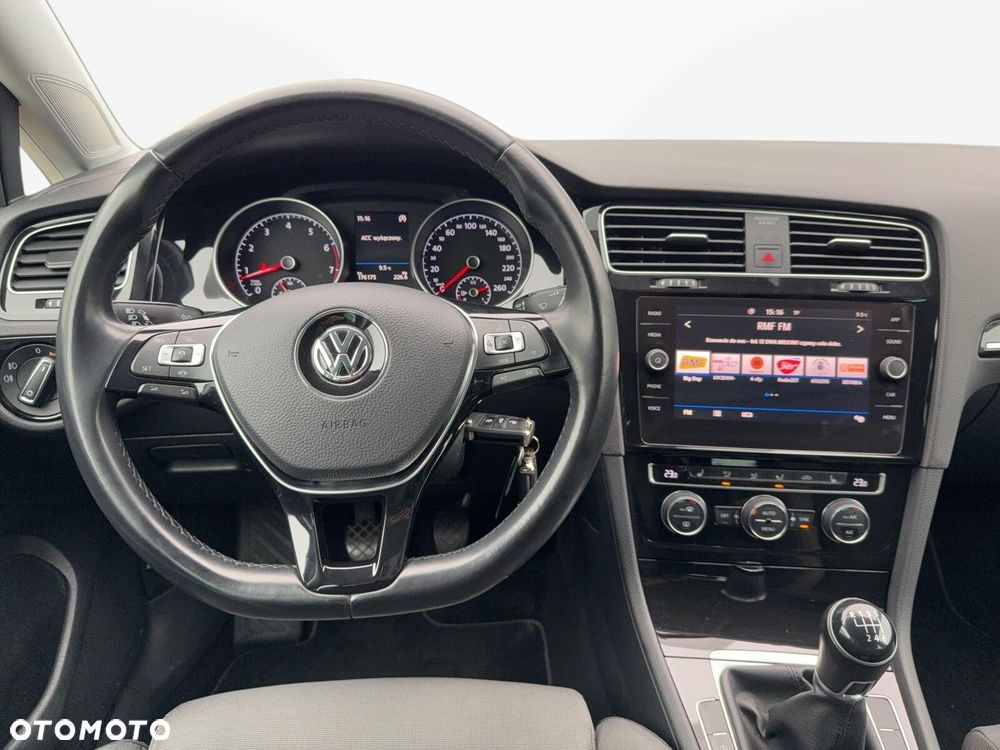 Volkswagen Golf 1.5 TSI BMT Highline - 17