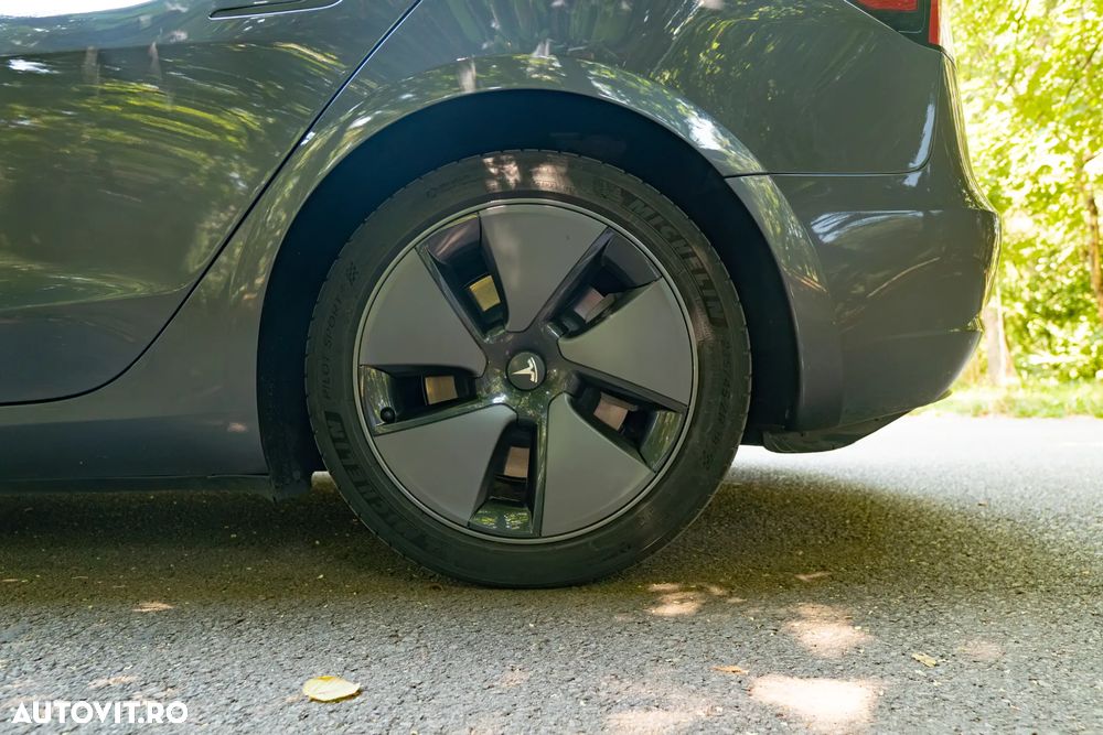 Tesla Model 3 - 25