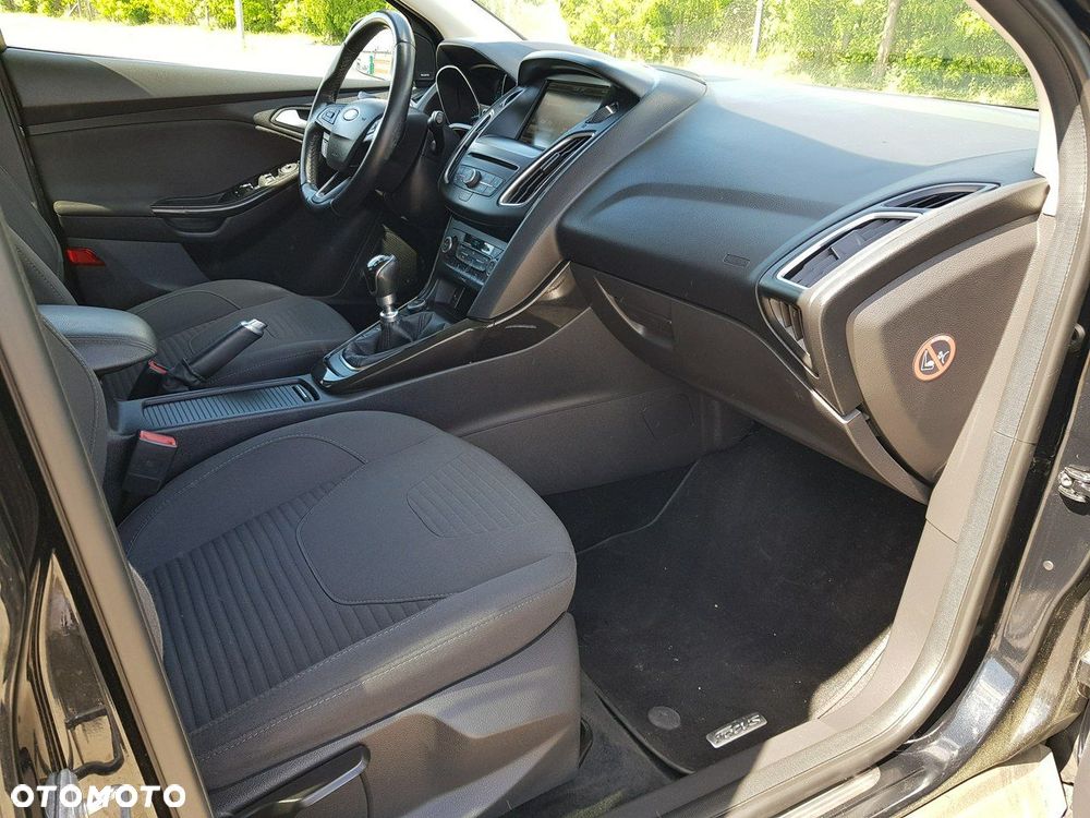 Ford Focus 1.5 EcoBoost STart-Stopp-System TITANIUM - 16