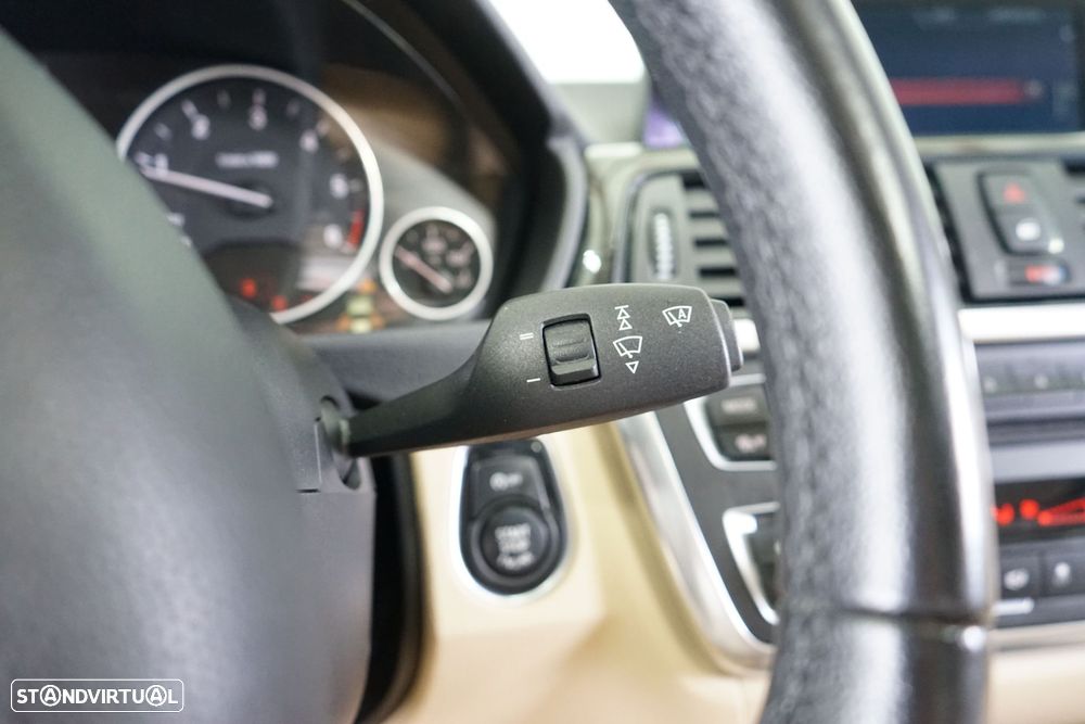 BMW 320 d Line Luxury - 27