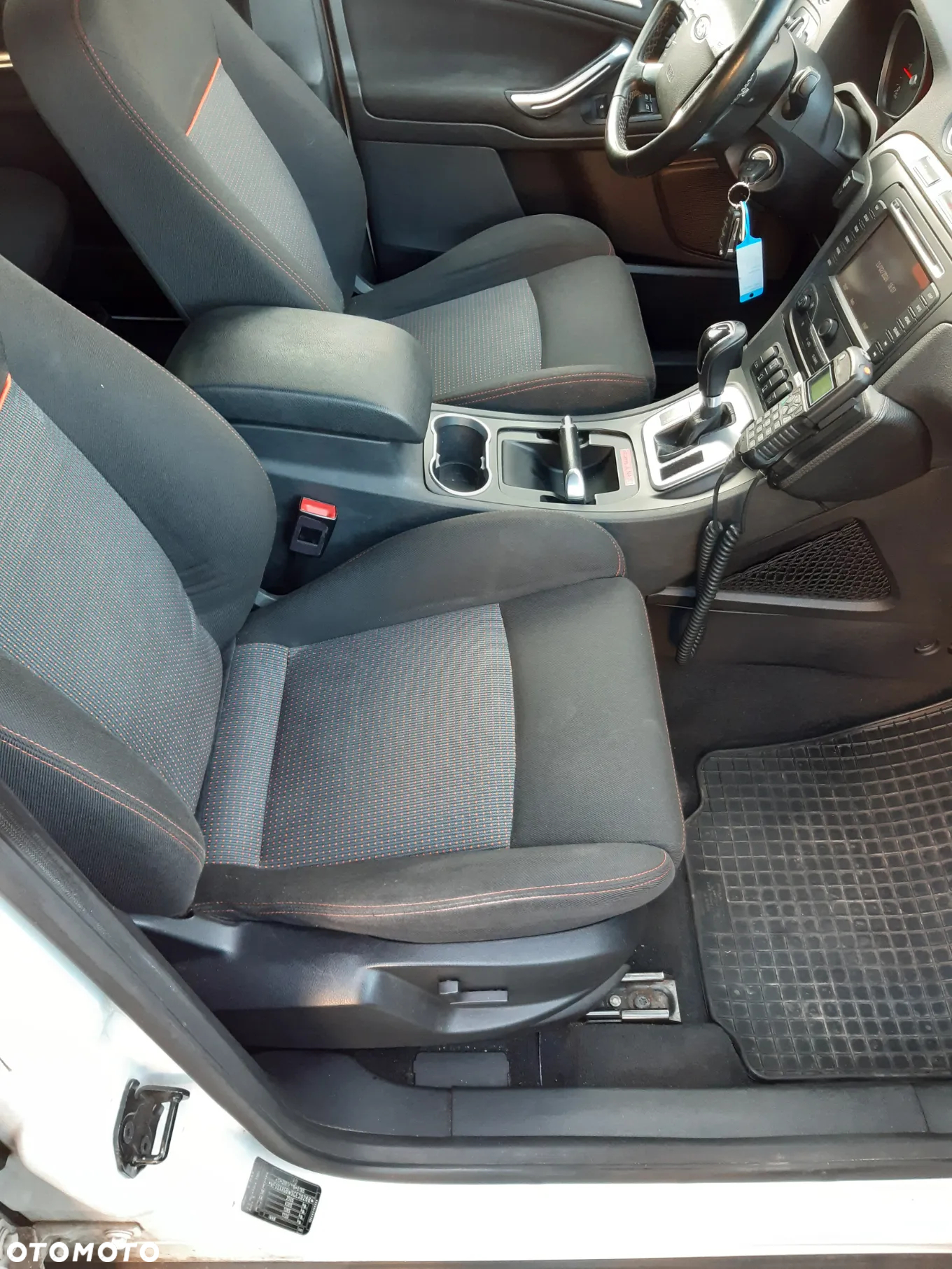 Ford S-Max - 12