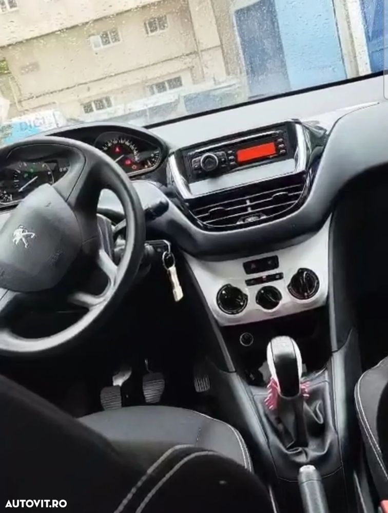 Peugeot 208 - 3