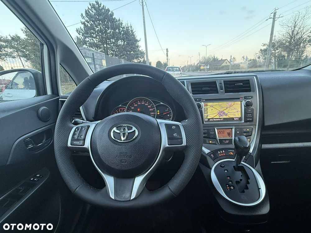 Toyota Verso S - 16