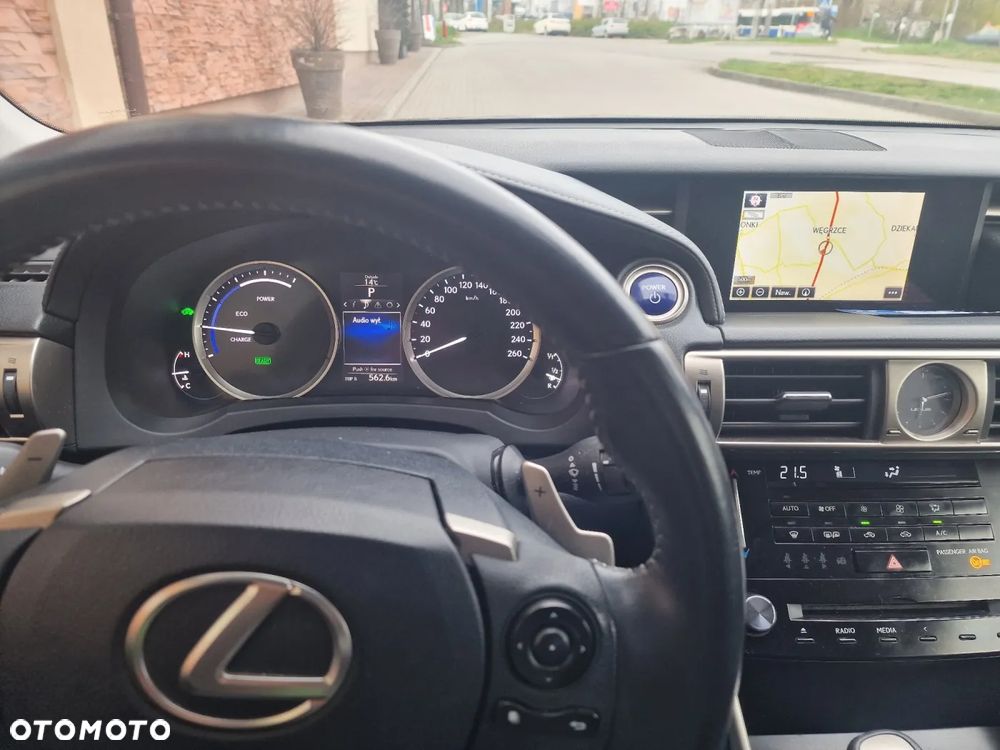 Lexus IS 300h Elegance - 17