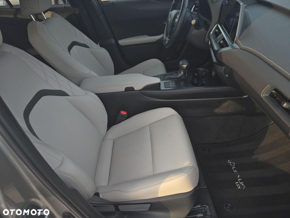 Lexus UX 250h GPF F Sport Design 2WD - 13