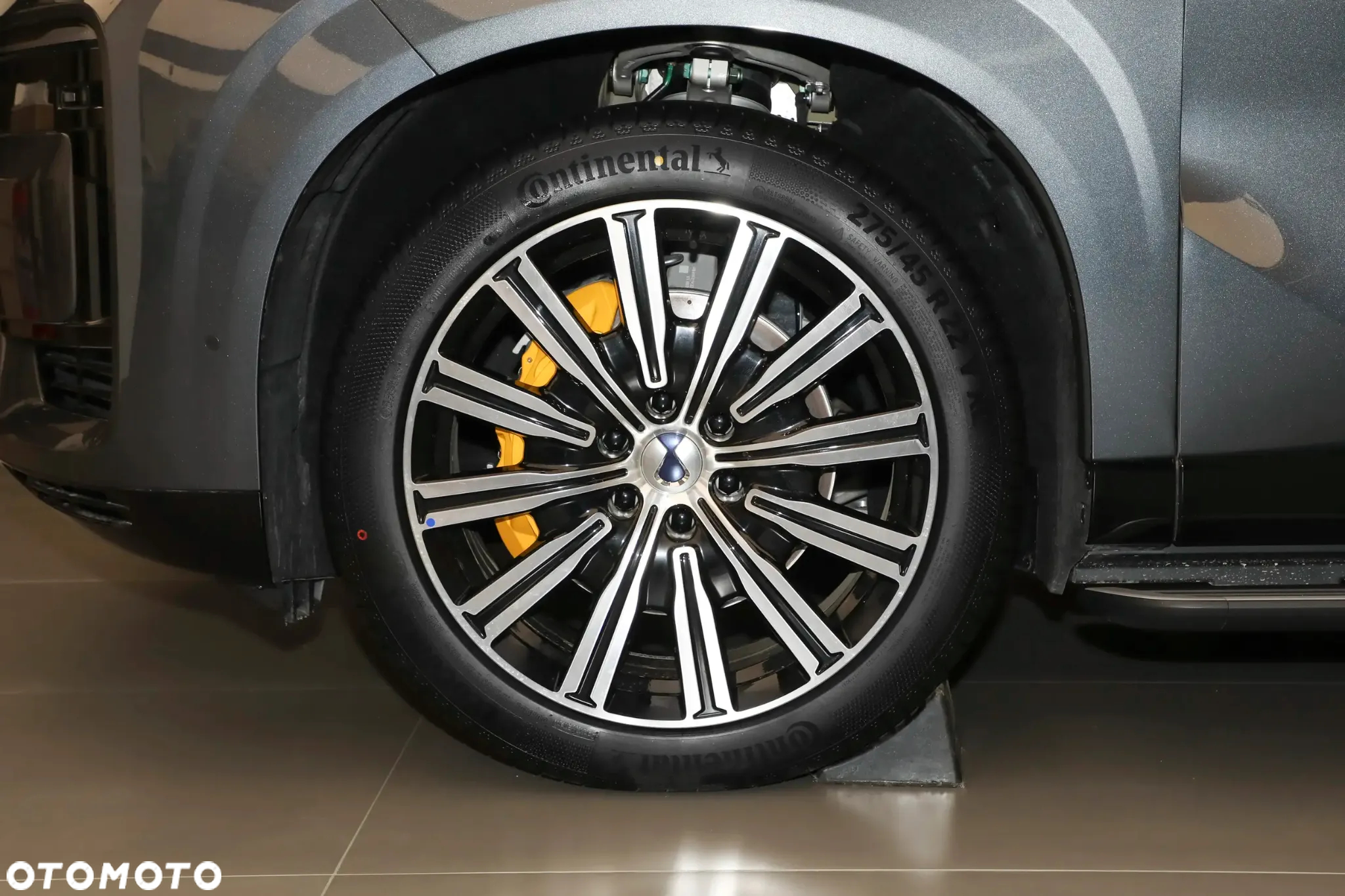 Denza N9 - 15