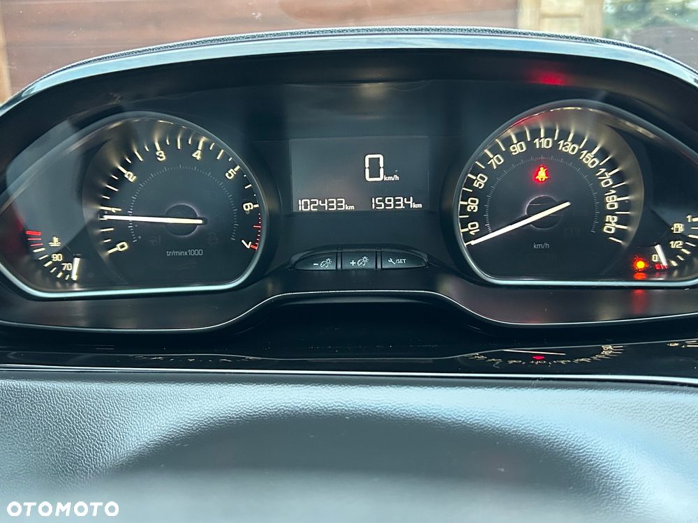 Peugeot 208 1.2 PureTech Allure - 9