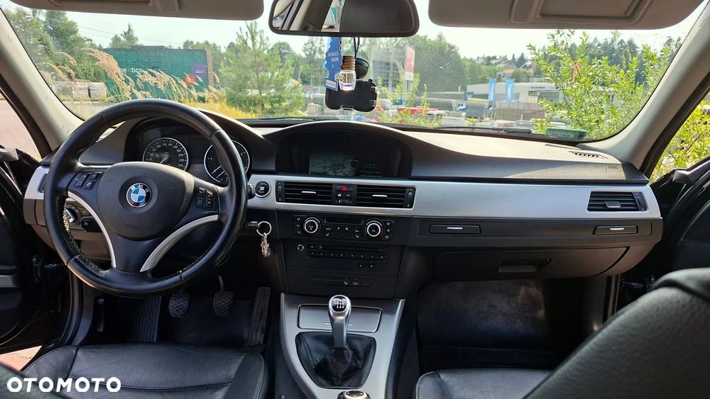 BMW Seria 3 320d xDrive DPF Edition Lifestyle - 17