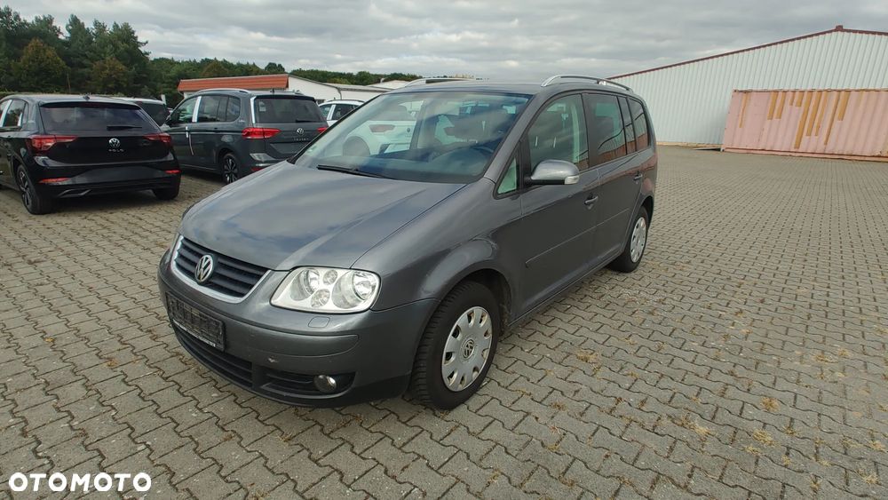 Volkswagen Touran 1.9 TDI Highline - 1