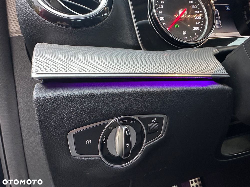 Mercedes-Benz Klasa E 200 d 9G-TRONIC - 21