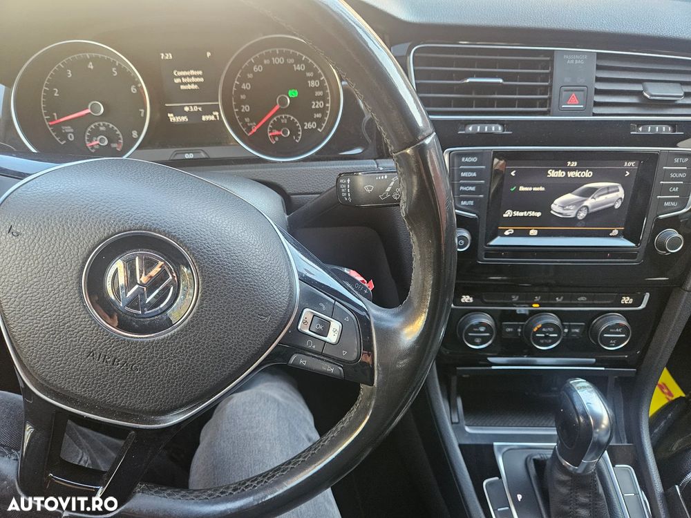 Volkswagen Golf - 10
