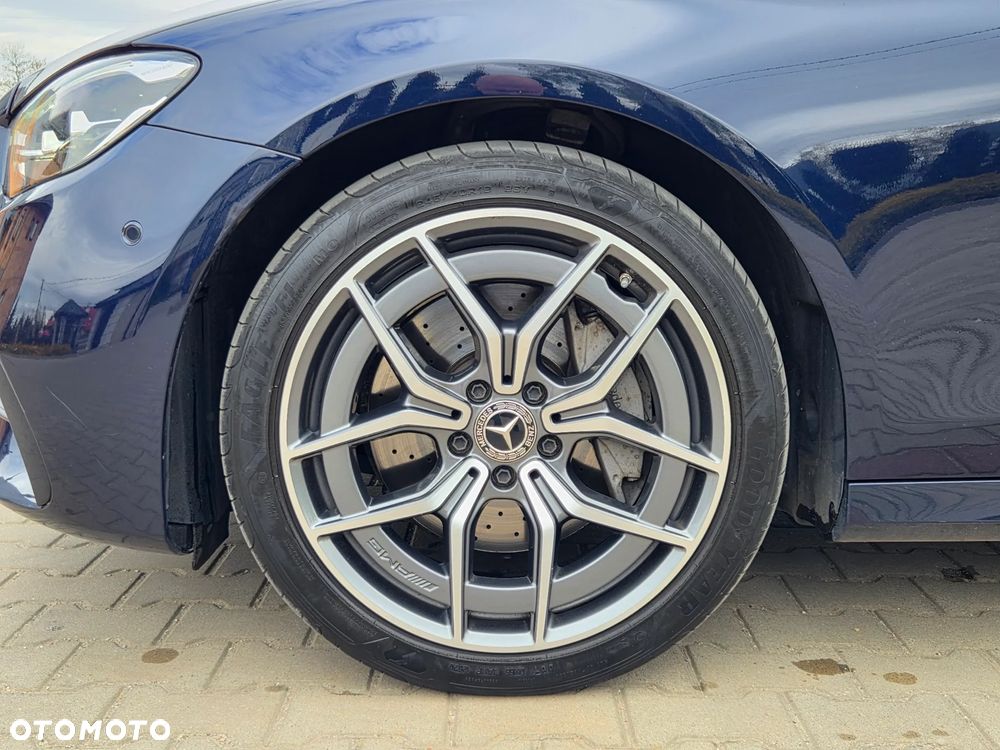 Mercedes-Benz Klasa E 220 d 4-Matic AMG - 28