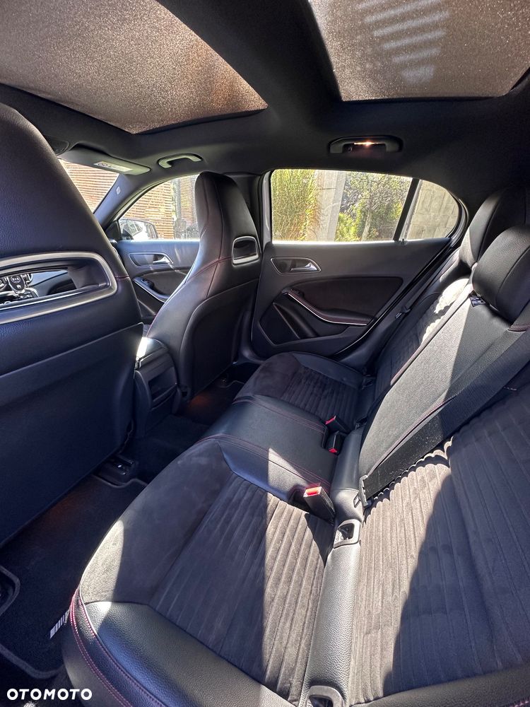 Mercedes-Benz GLA 250 4-Matic - 14