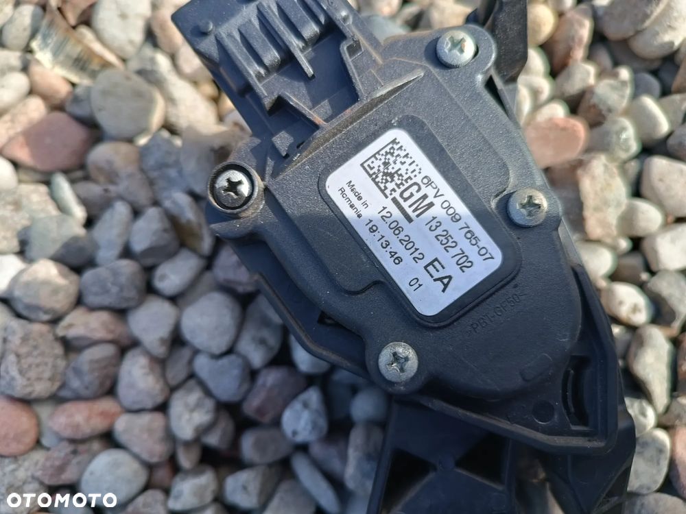 PEDAŁ GAZU POTENCJOMETR EUROPA 13252702 OPEL ASTRA IV J 1.4 BENZYNA - 2