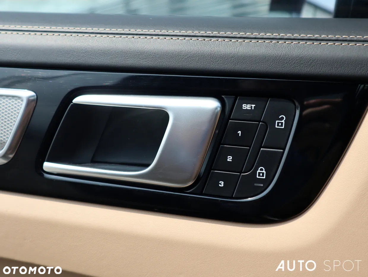 Porsche Cayenne Platinum Edition - 14