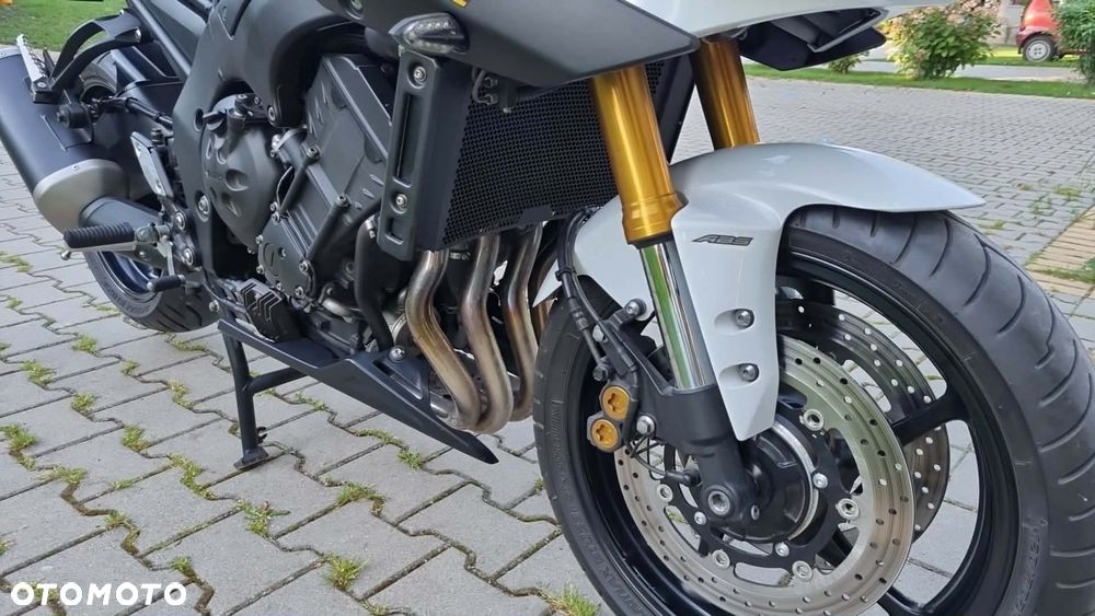 Yamaha FZ8 - 4