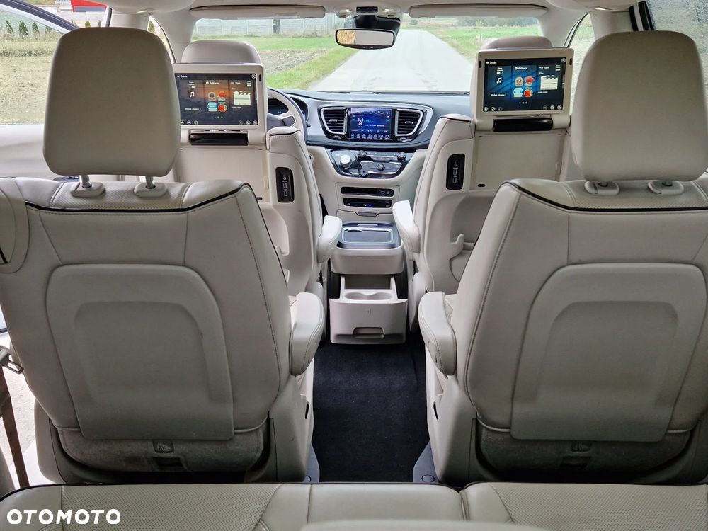 Chrysler Pacifica - 18